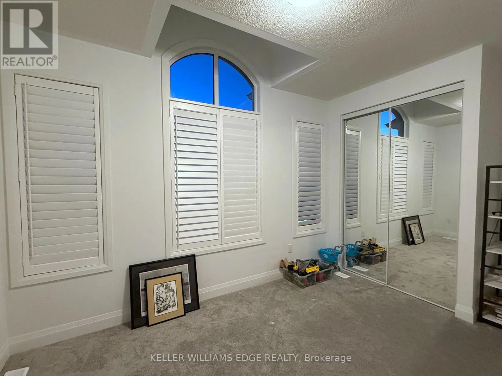 470 VIOLET GATE