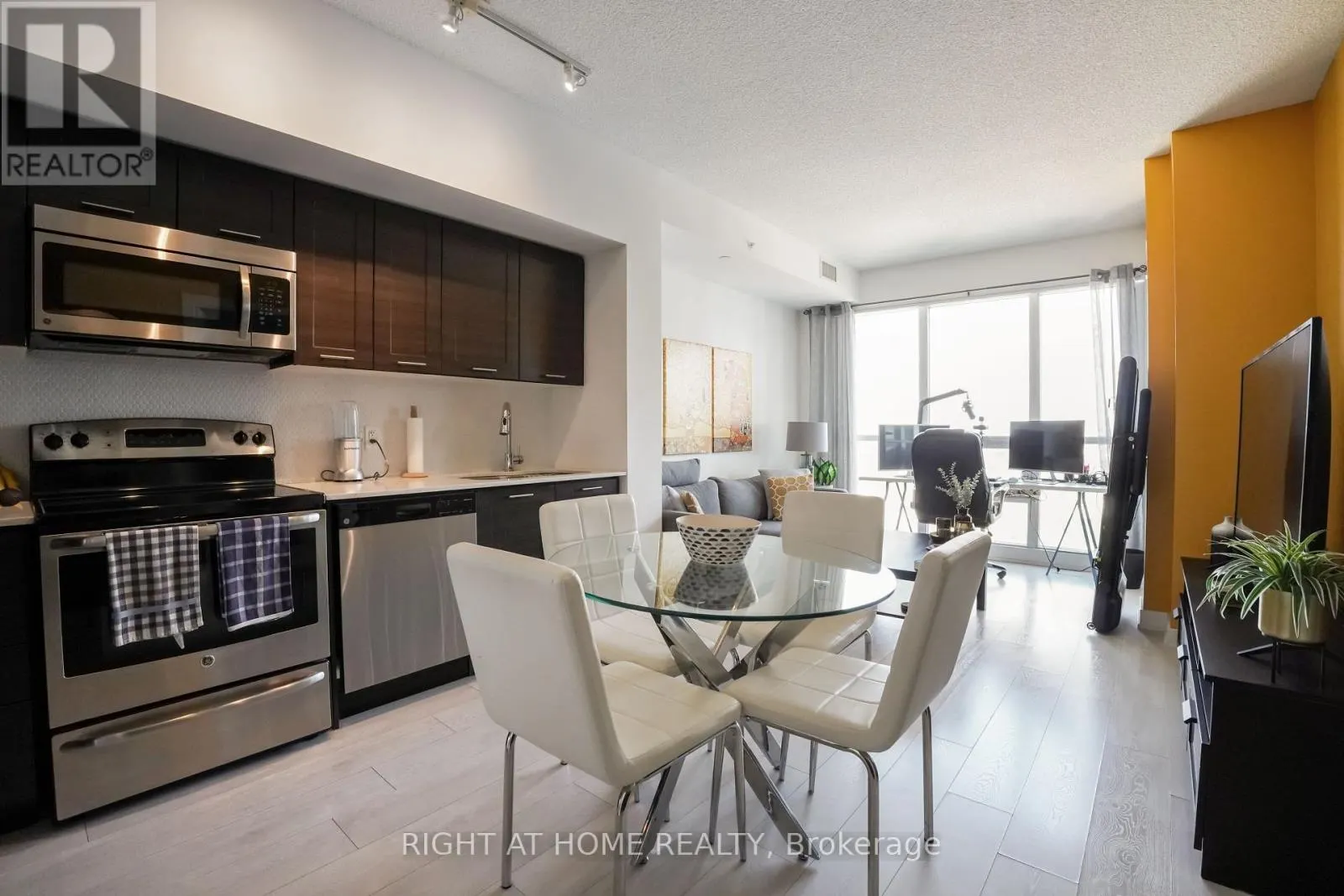 3106 - 2220 LAKESHORE BOULEVARD W