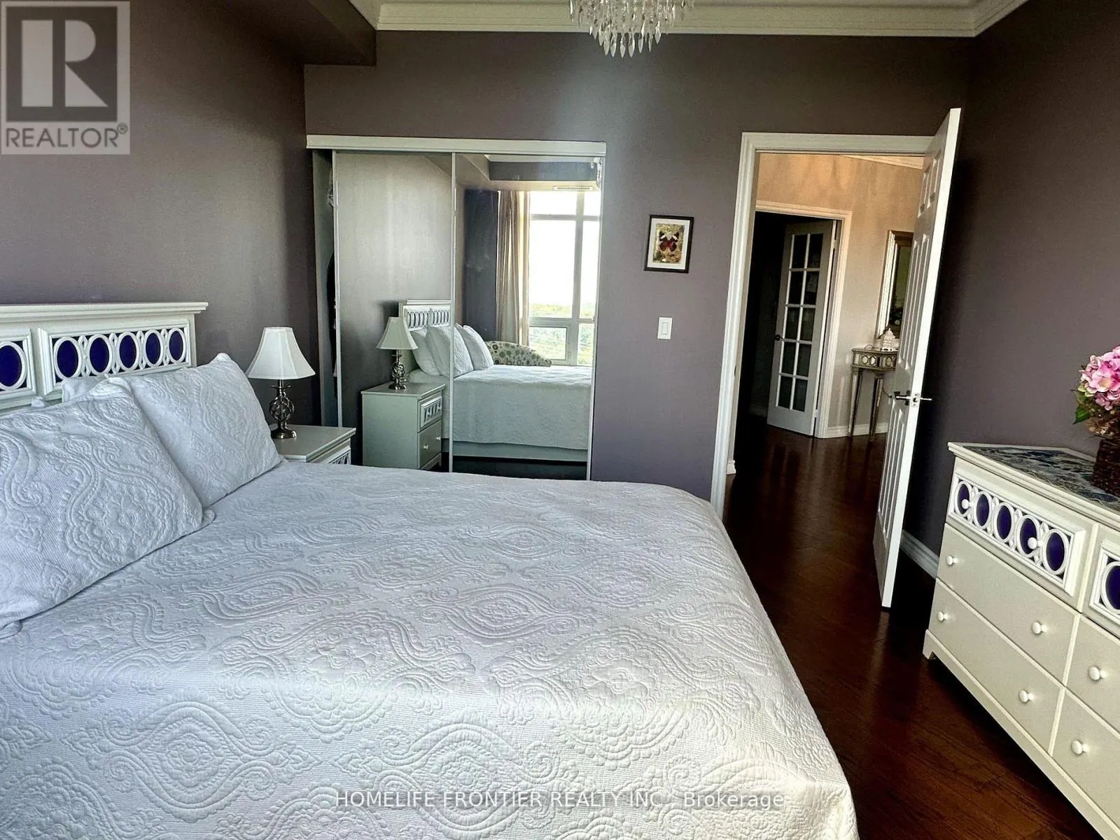 903 - 1135 ROYAL YORK ROAD