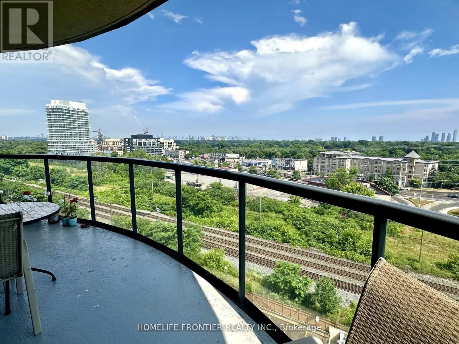 903 - 1135 ROYAL YORK ROAD
