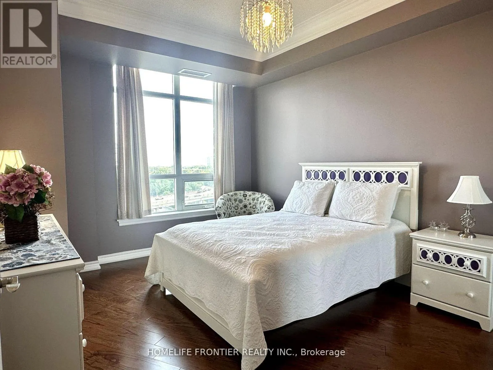 903 - 1135 ROYAL YORK ROAD