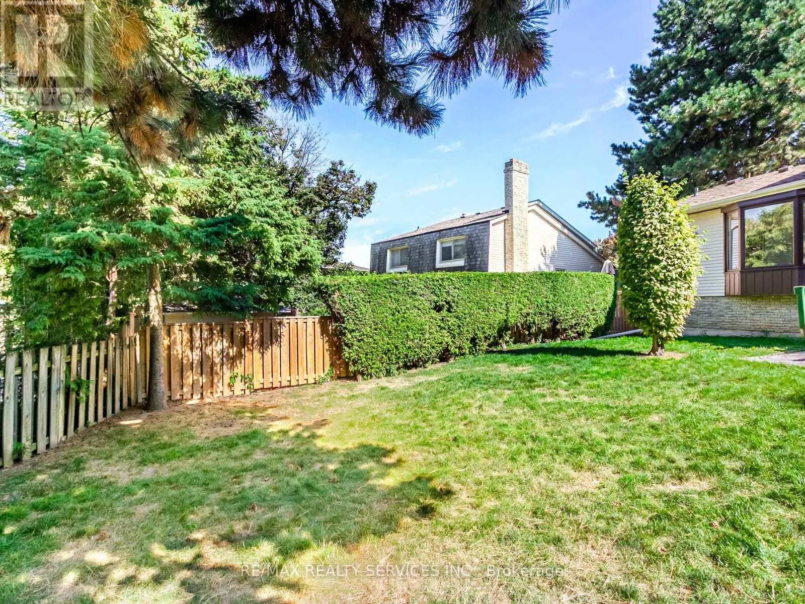 16 MARCHMOUNT CRESCENT