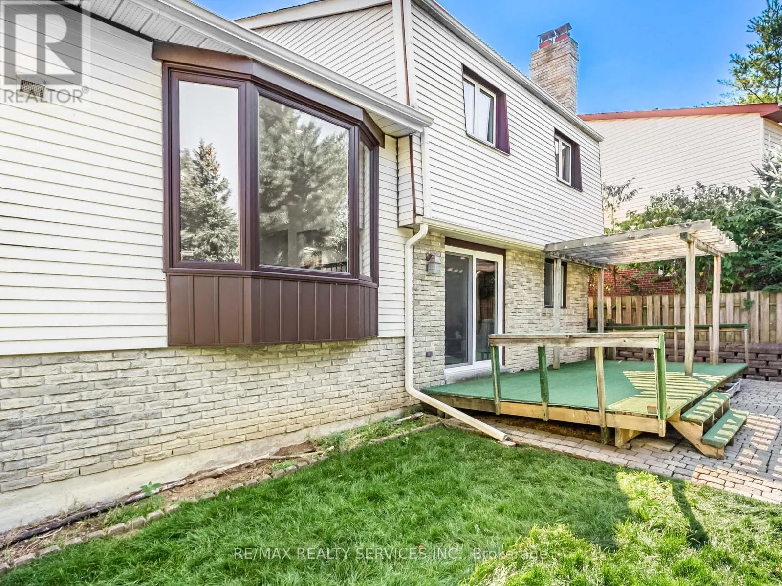 16 MARCHMOUNT CRESCENT