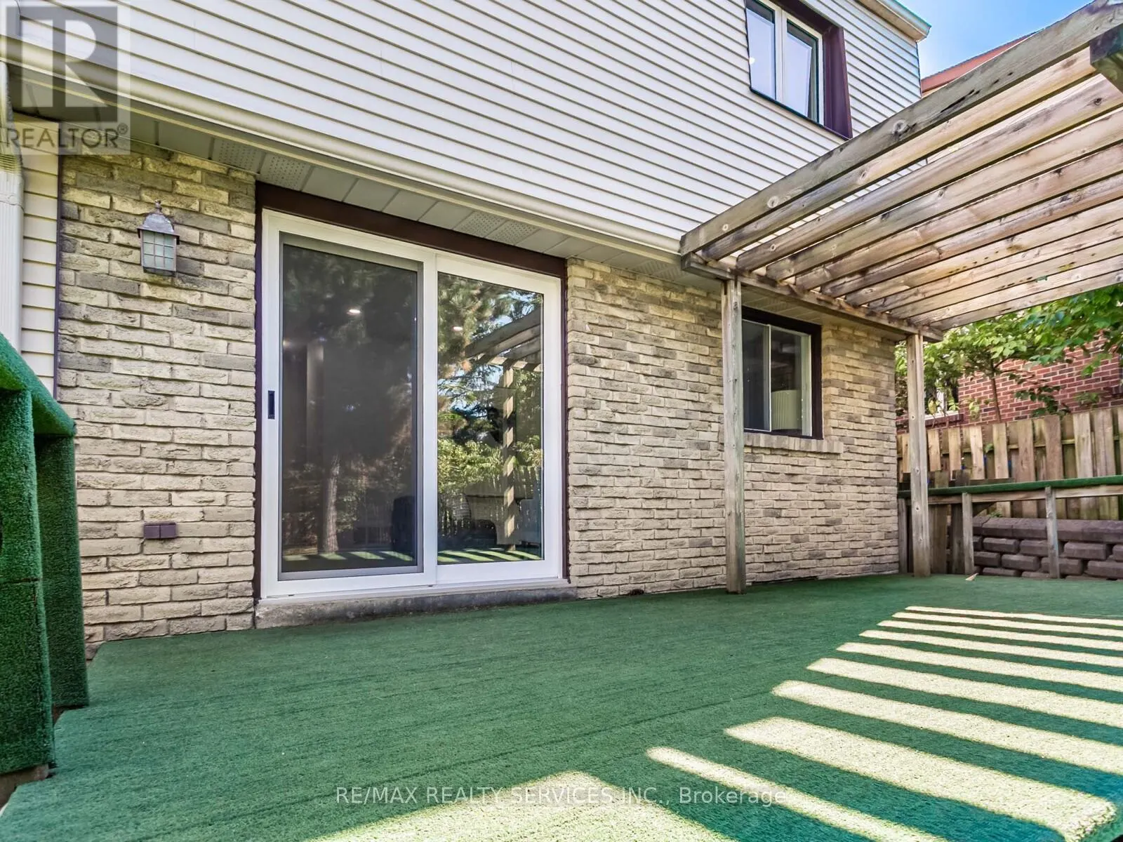 16 MARCHMOUNT CRESCENT
