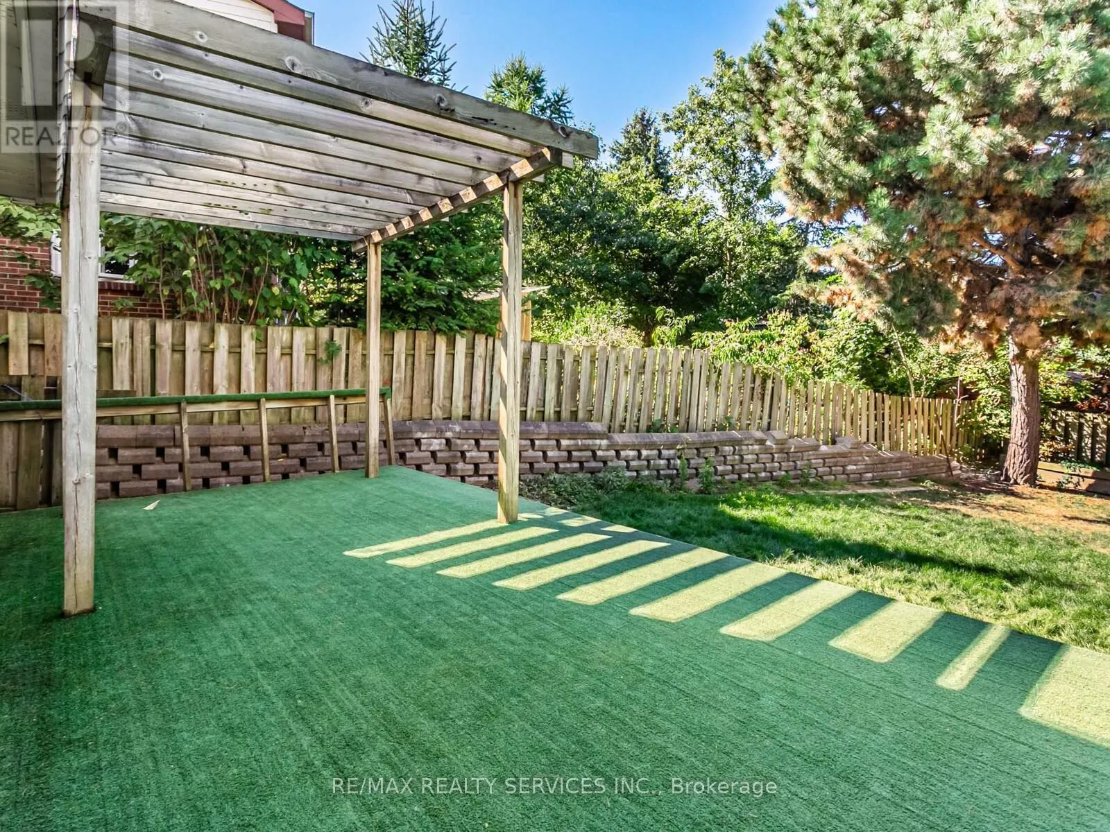 16 MARCHMOUNT CRESCENT