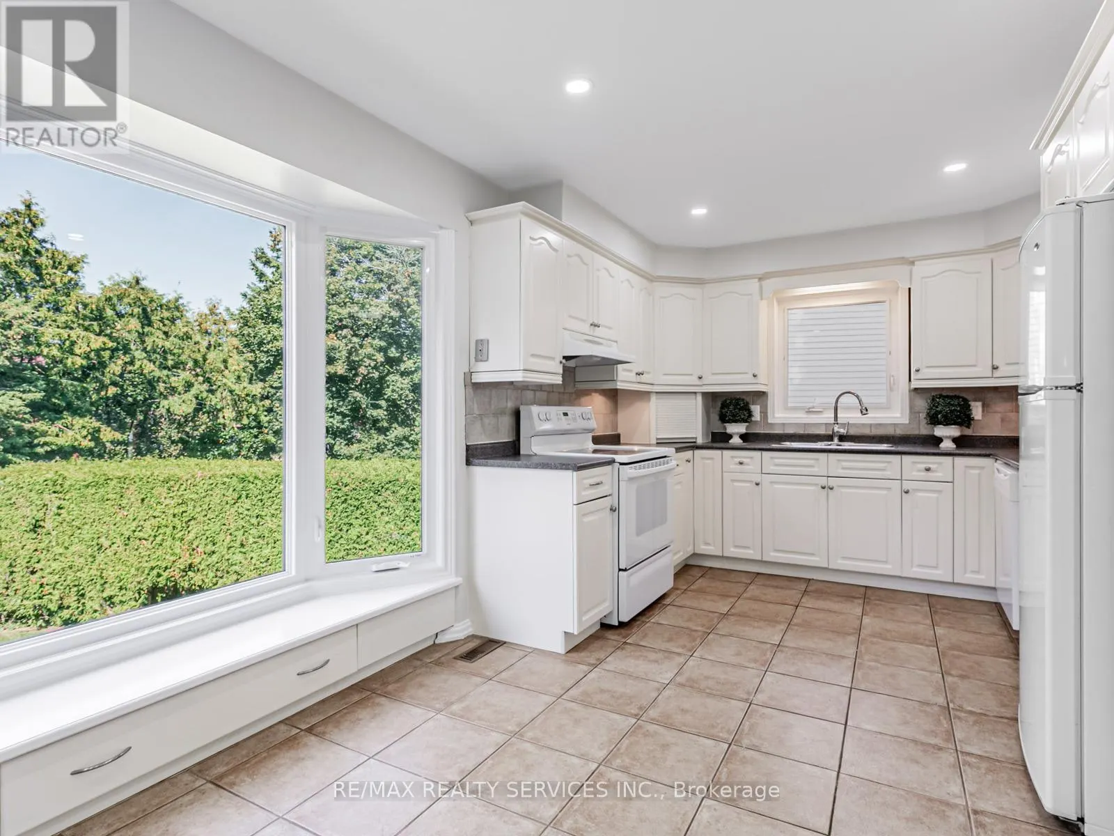 16 MARCHMOUNT CRESCENT