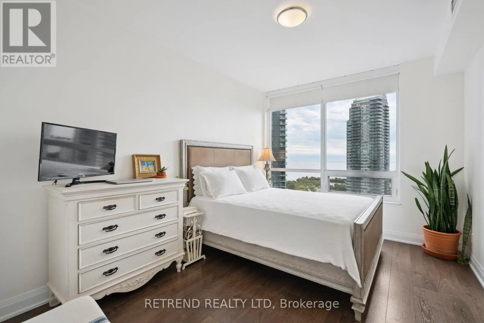 2403 - 36 PARK LAWN ROAD