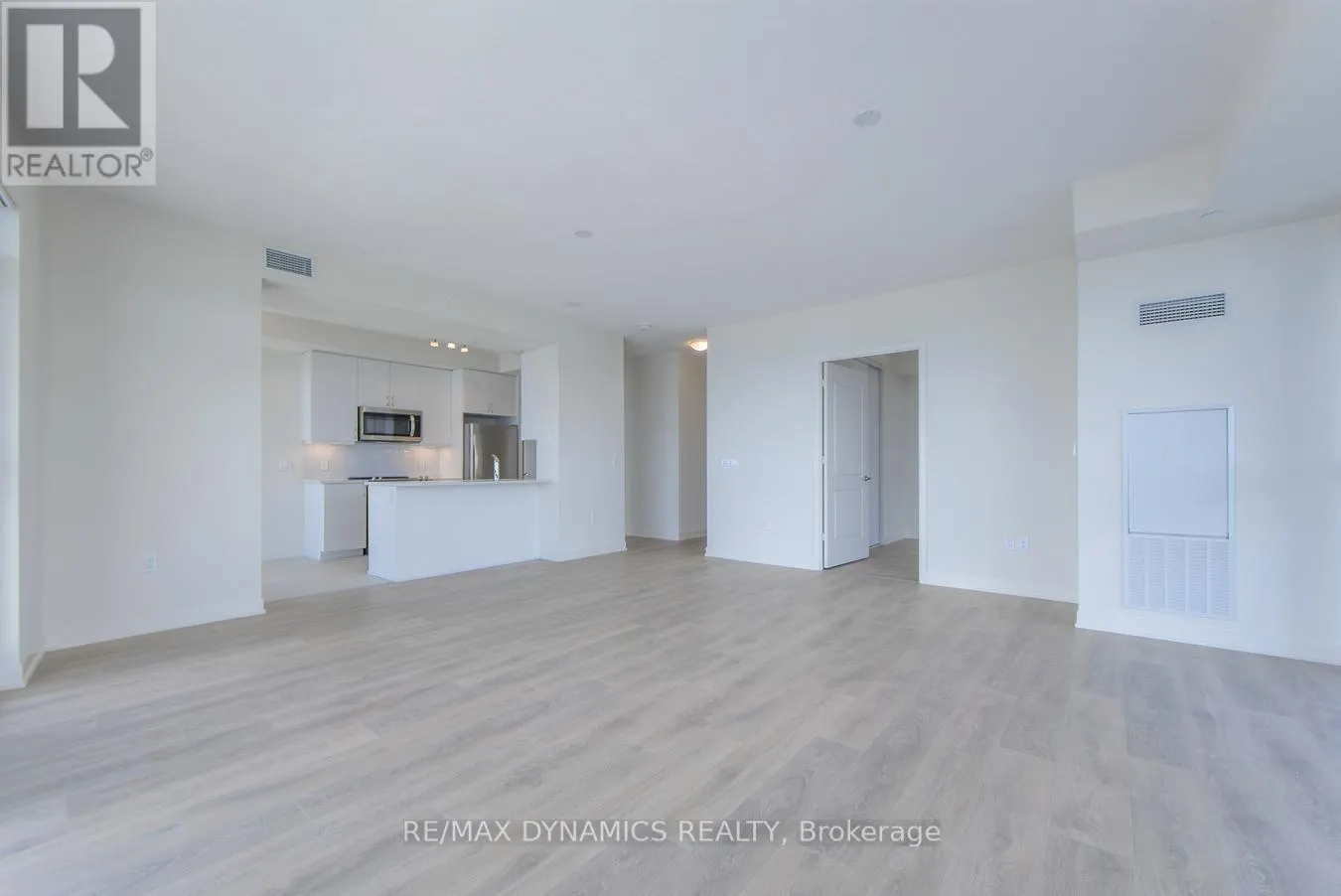 5002 - 38 ANNIE CRAIG DRIVE S