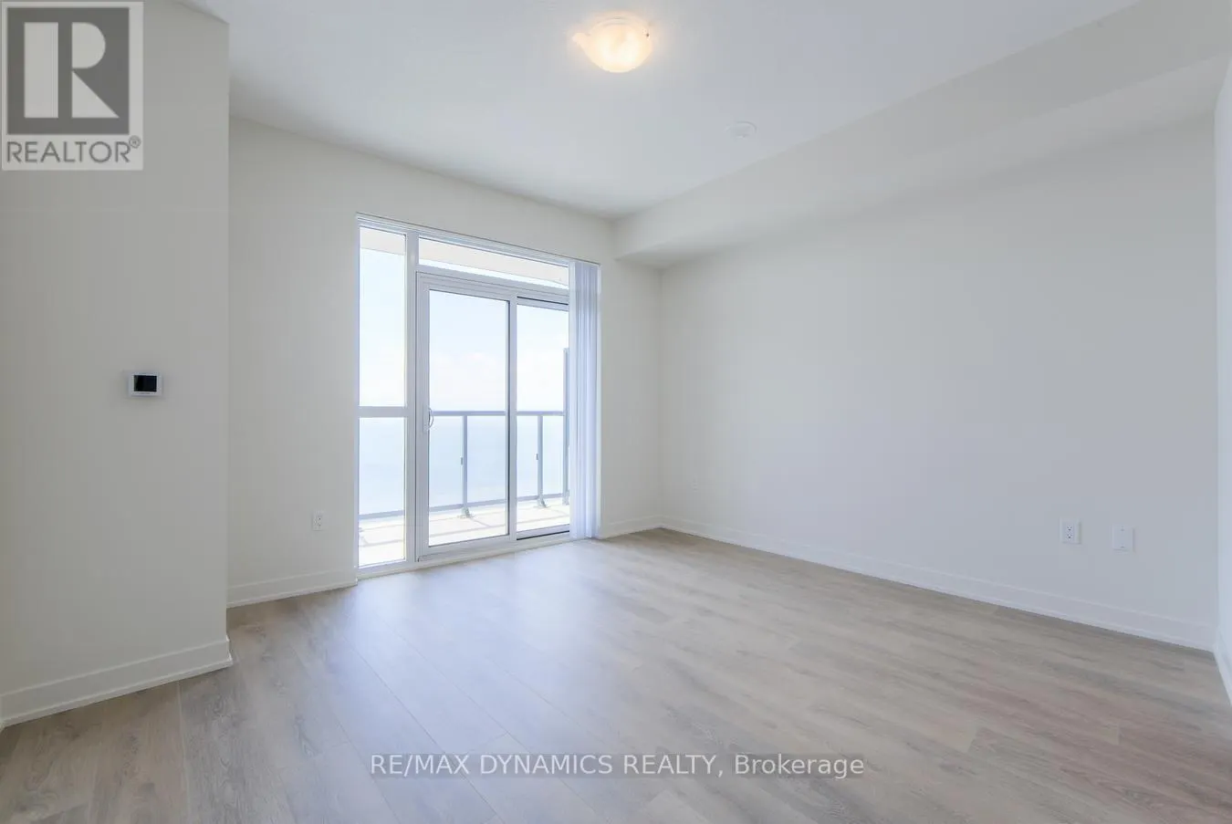 5002 - 38 ANNIE CRAIG DRIVE S