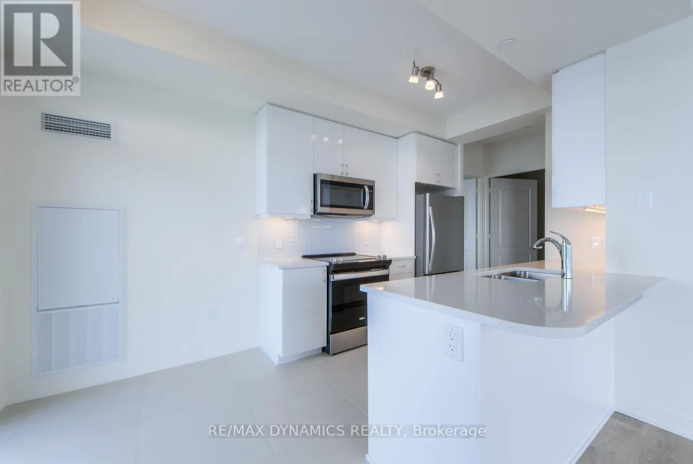 5002 - 38 ANNIE CRAIG DRIVE S