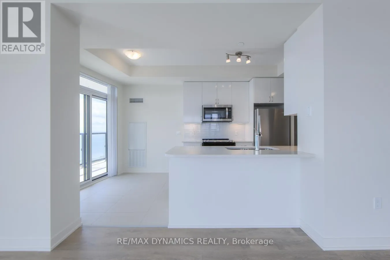 5002 - 38 ANNIE CRAIG DRIVE S