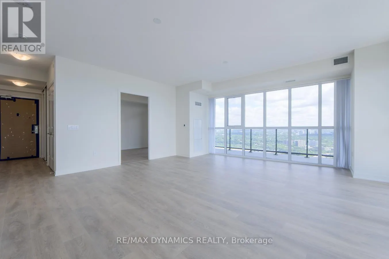 5002 - 38 ANNIE CRAIG DRIVE S