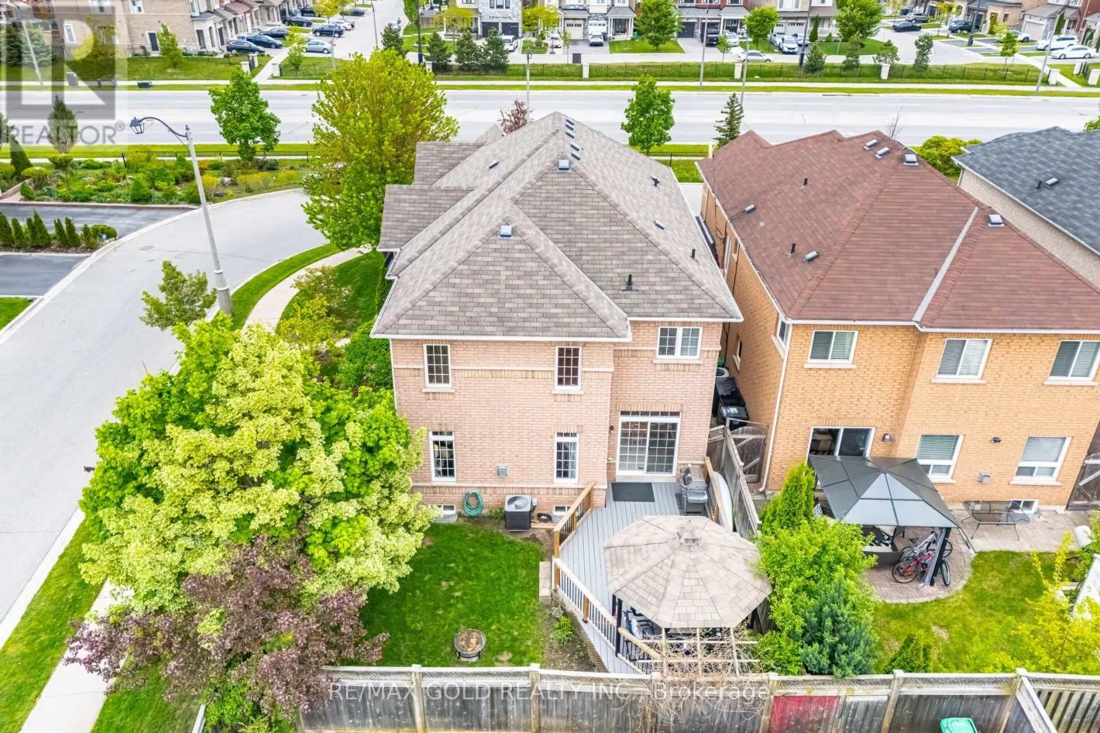 16 LARKBERRY ROAD