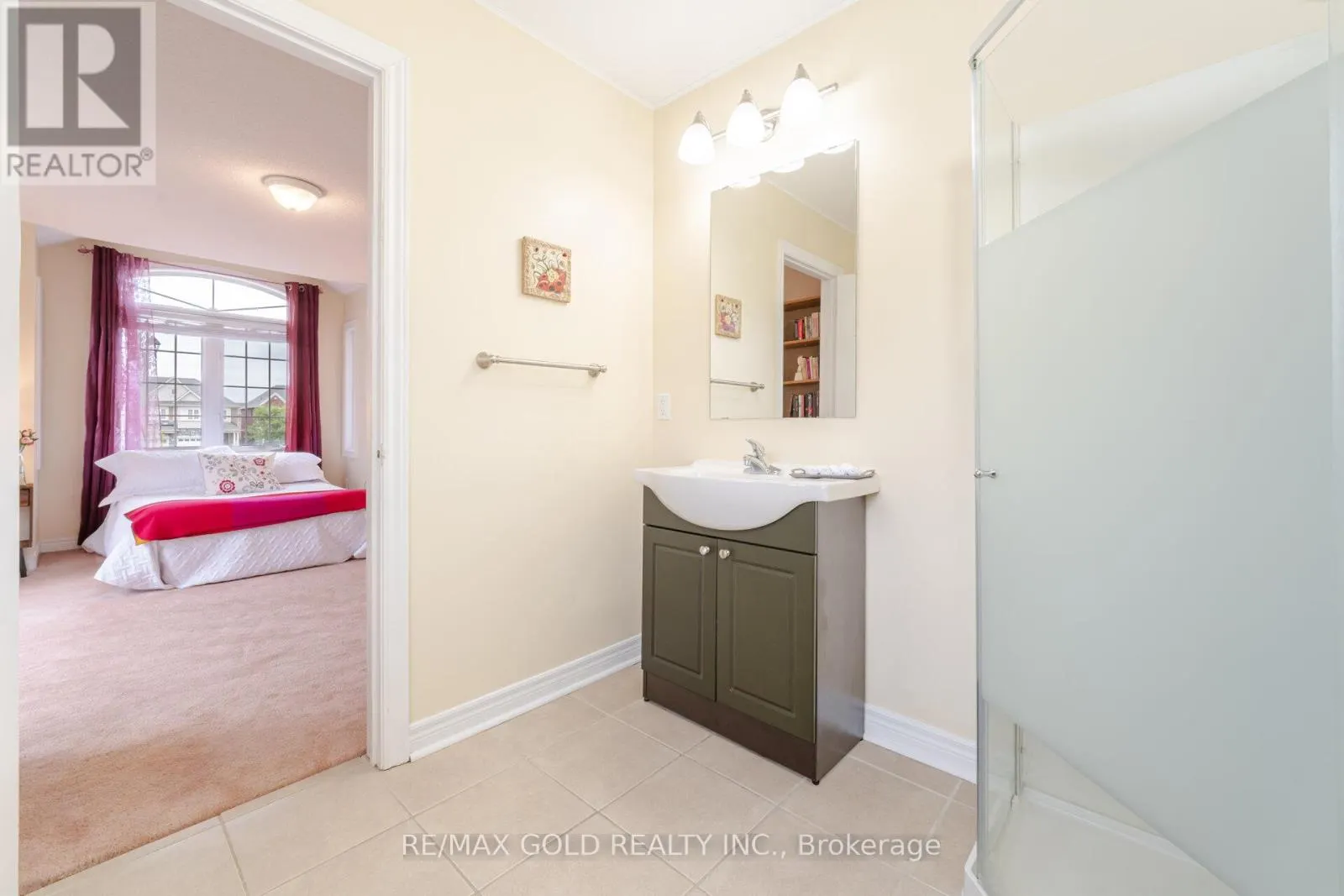 16 LARKBERRY ROAD