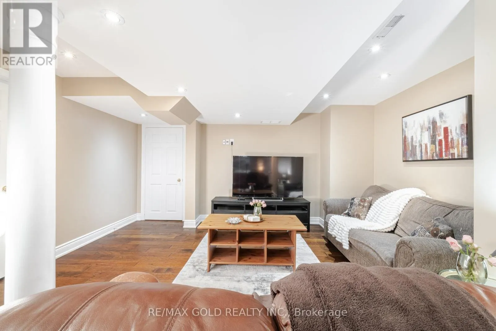 16 LARKBERRY ROAD