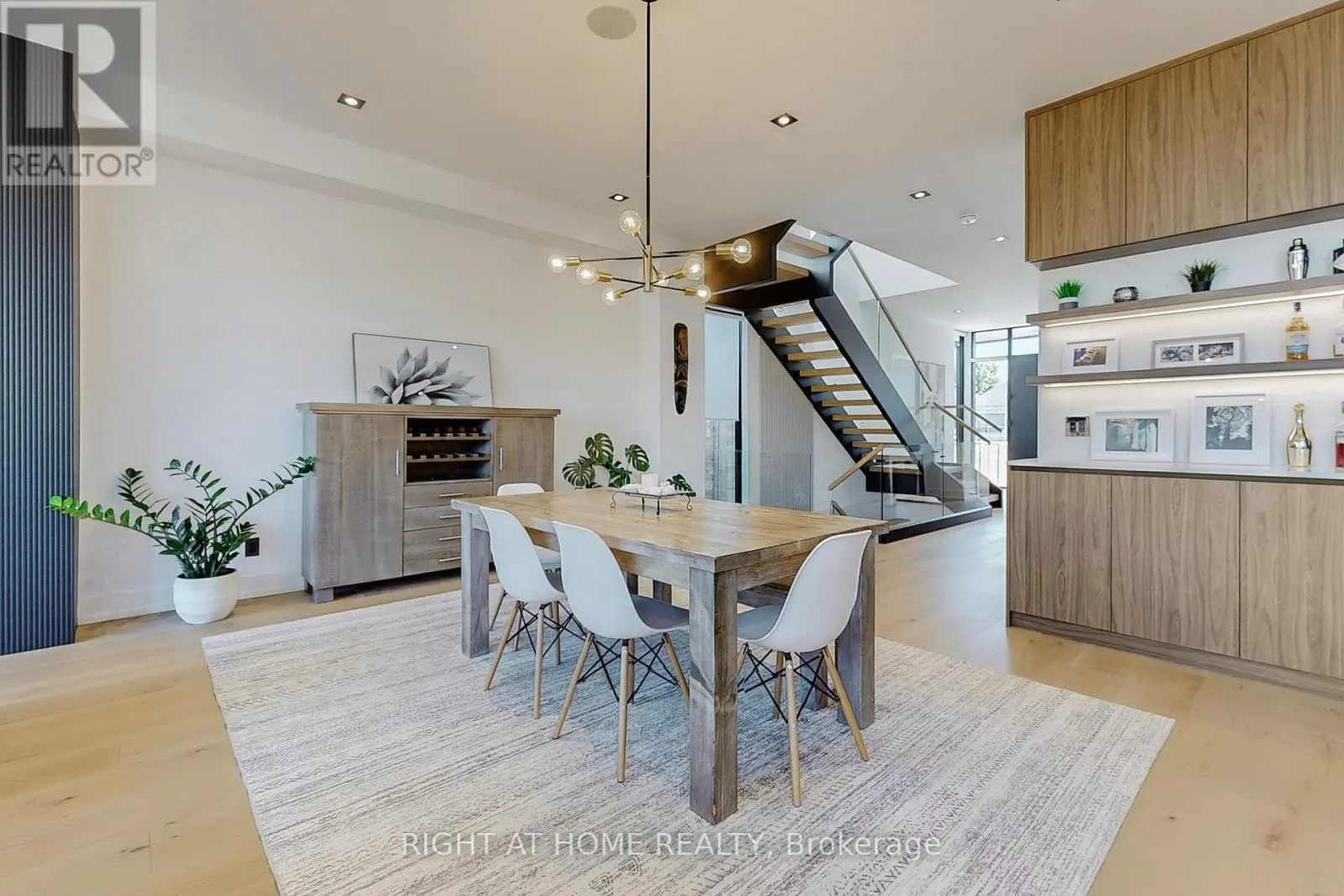 845 7TH STREET