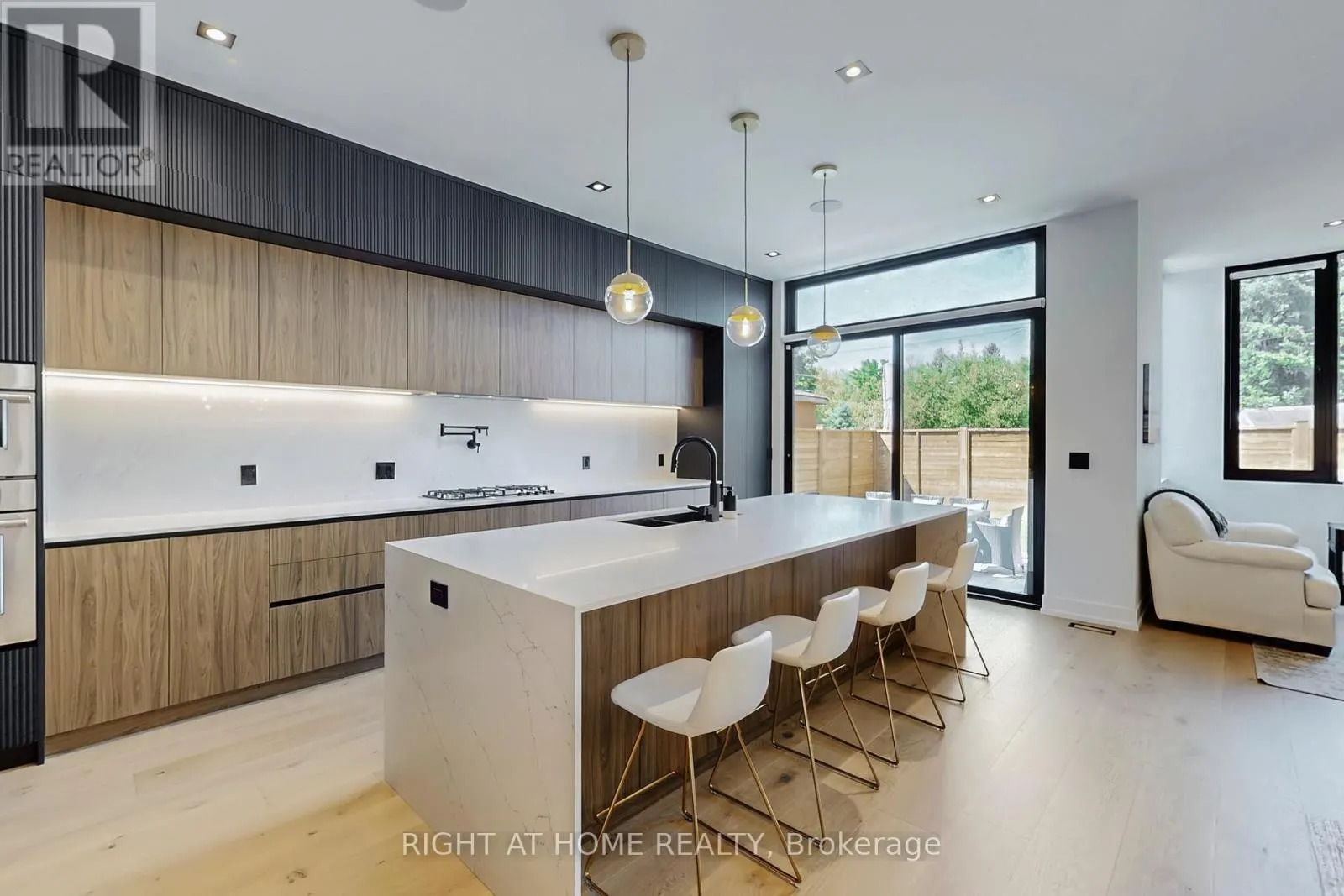845 7TH STREET