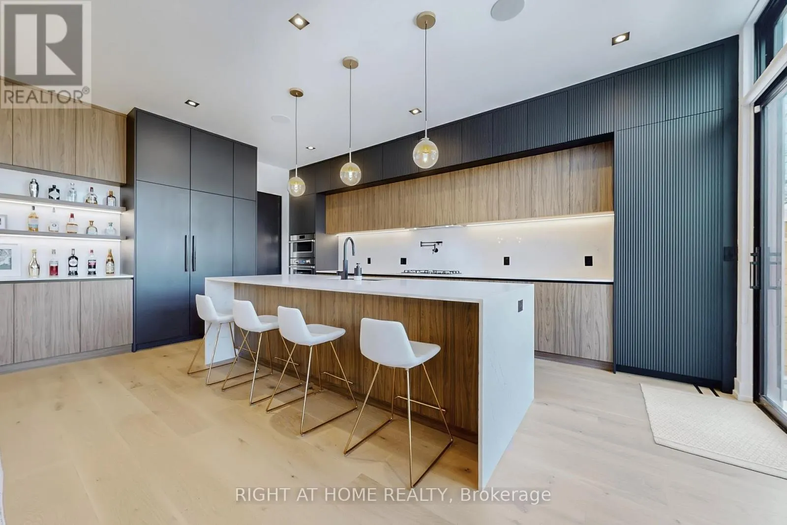 845 7TH STREET