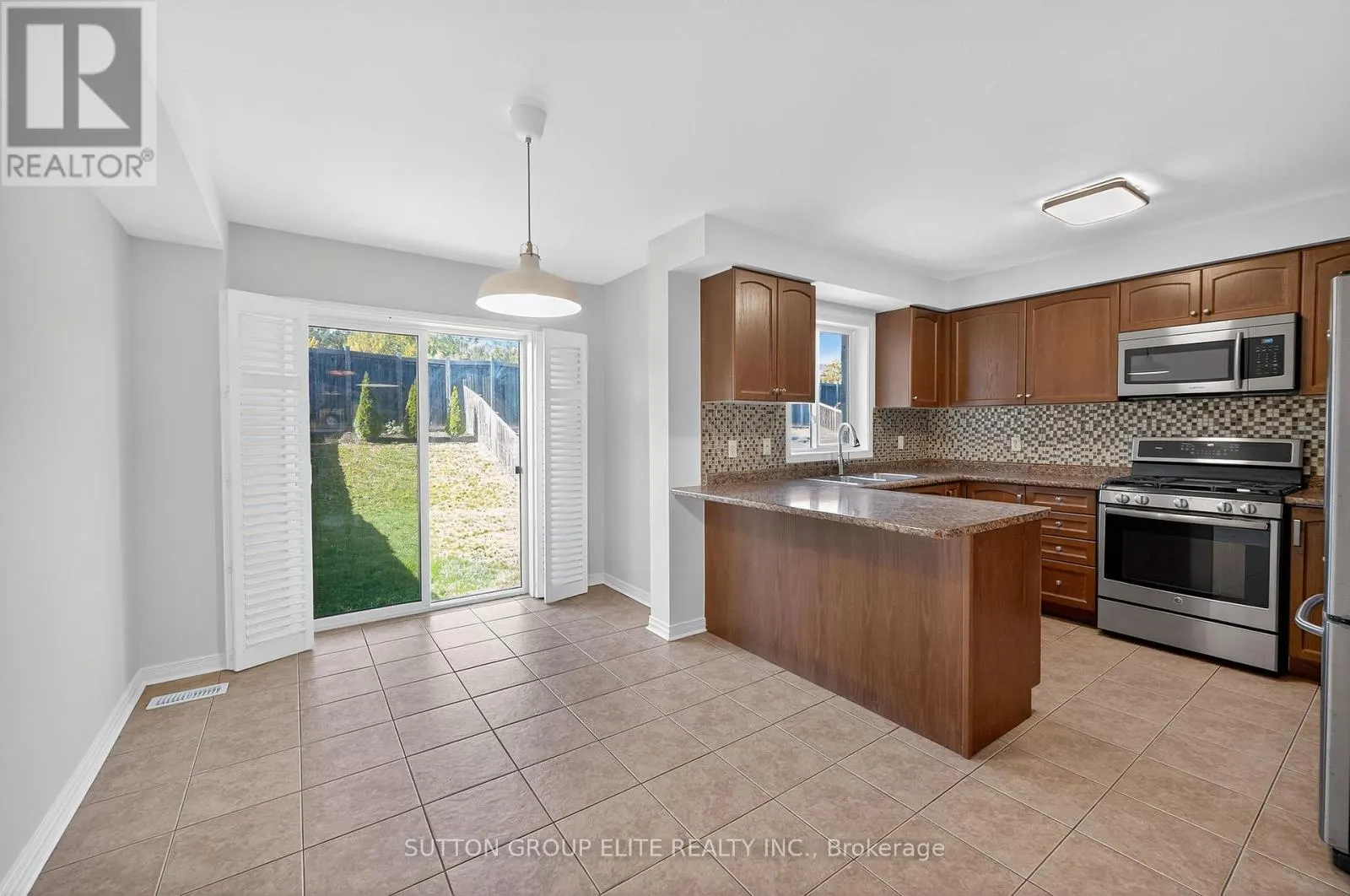 357 BUSSEL CRESCENT