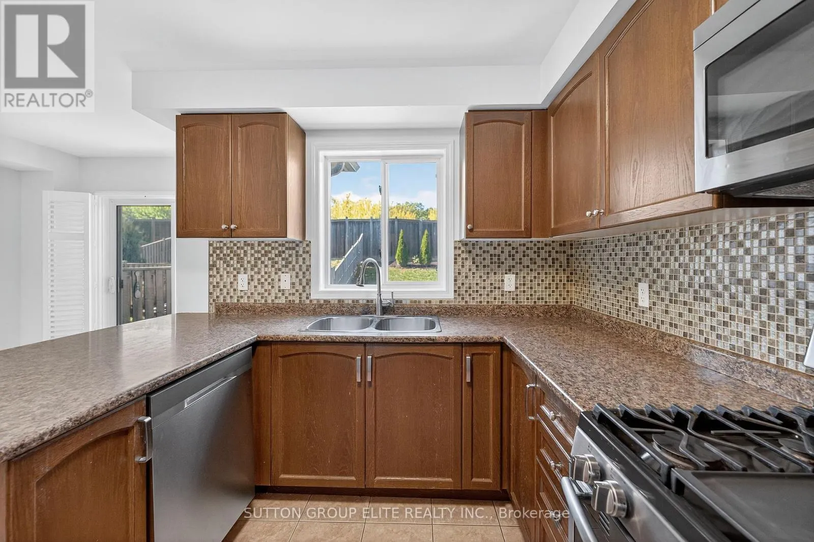 357 BUSSEL CRESCENT