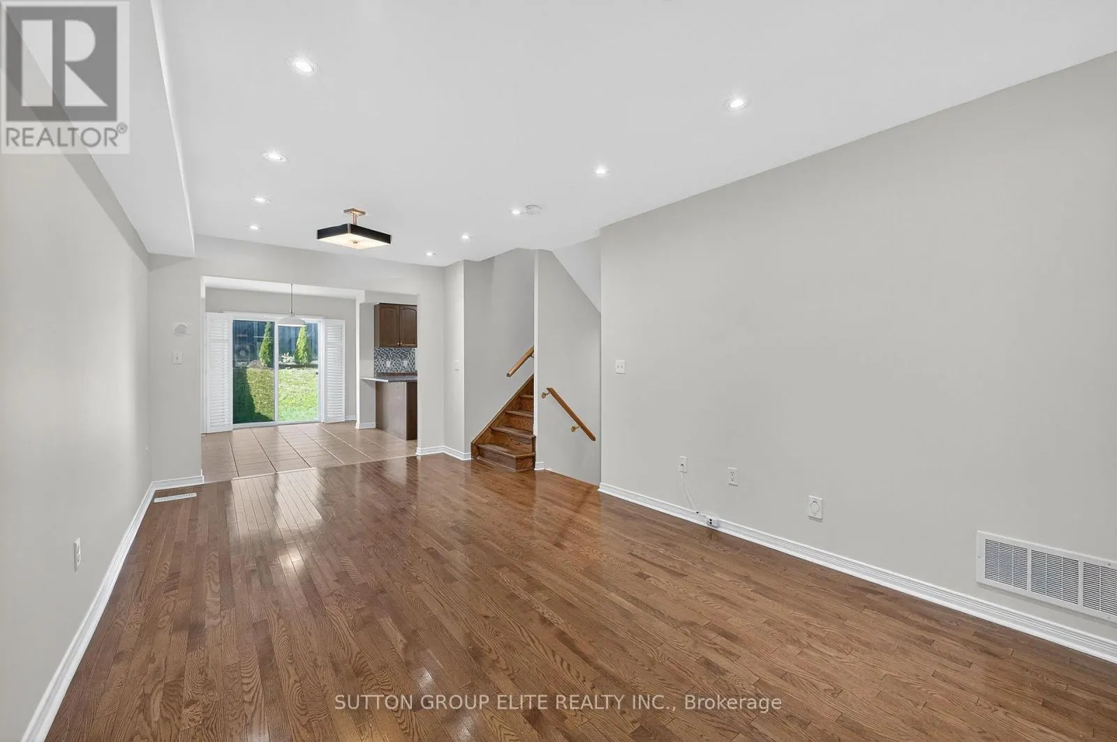 357 BUSSEL CRESCENT