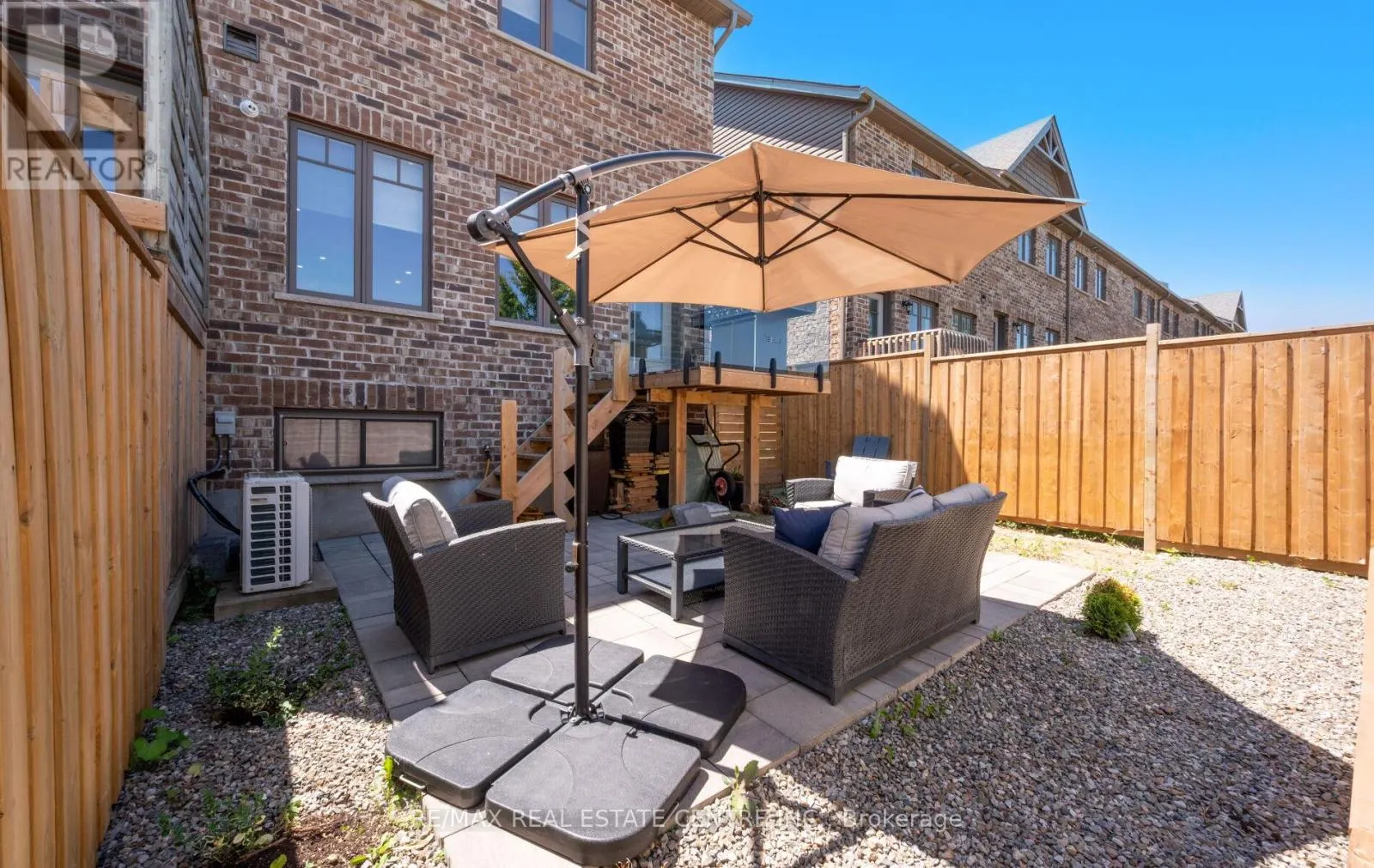 98 WINTERTON COURT