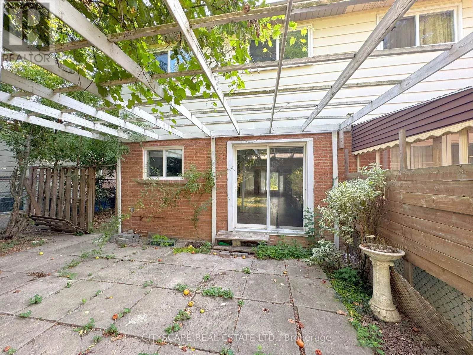 2368 GARETH ROAD