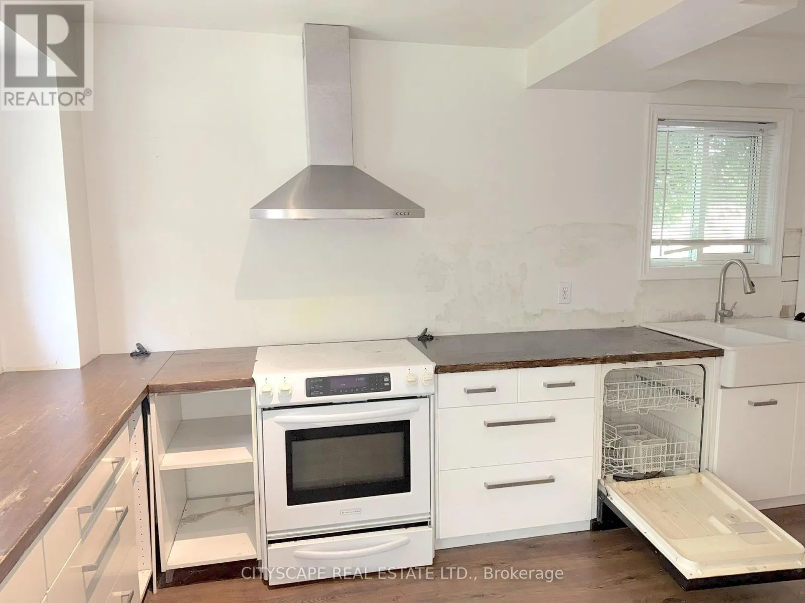 2368 GARETH ROAD