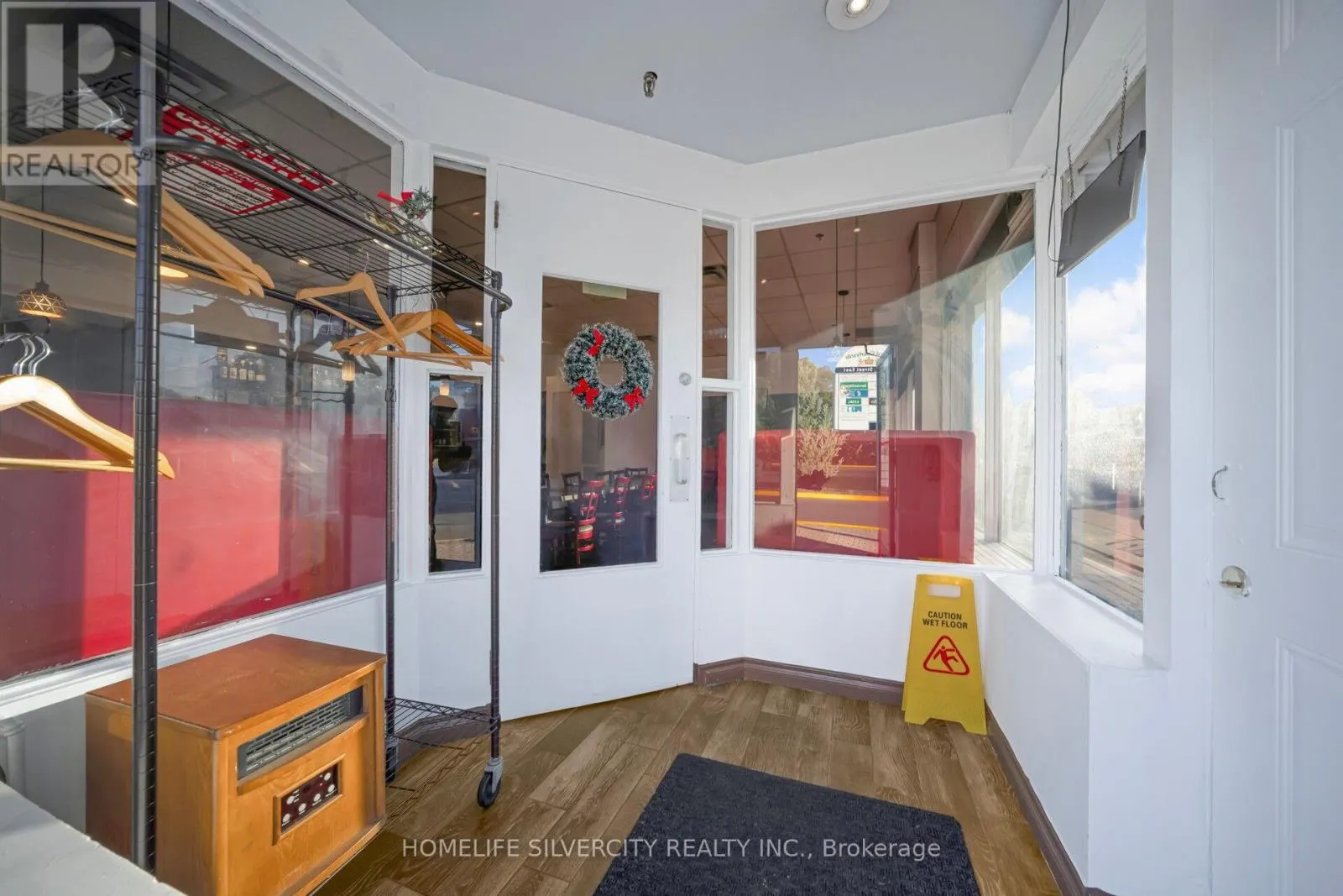 15 - 18 KING STREET E