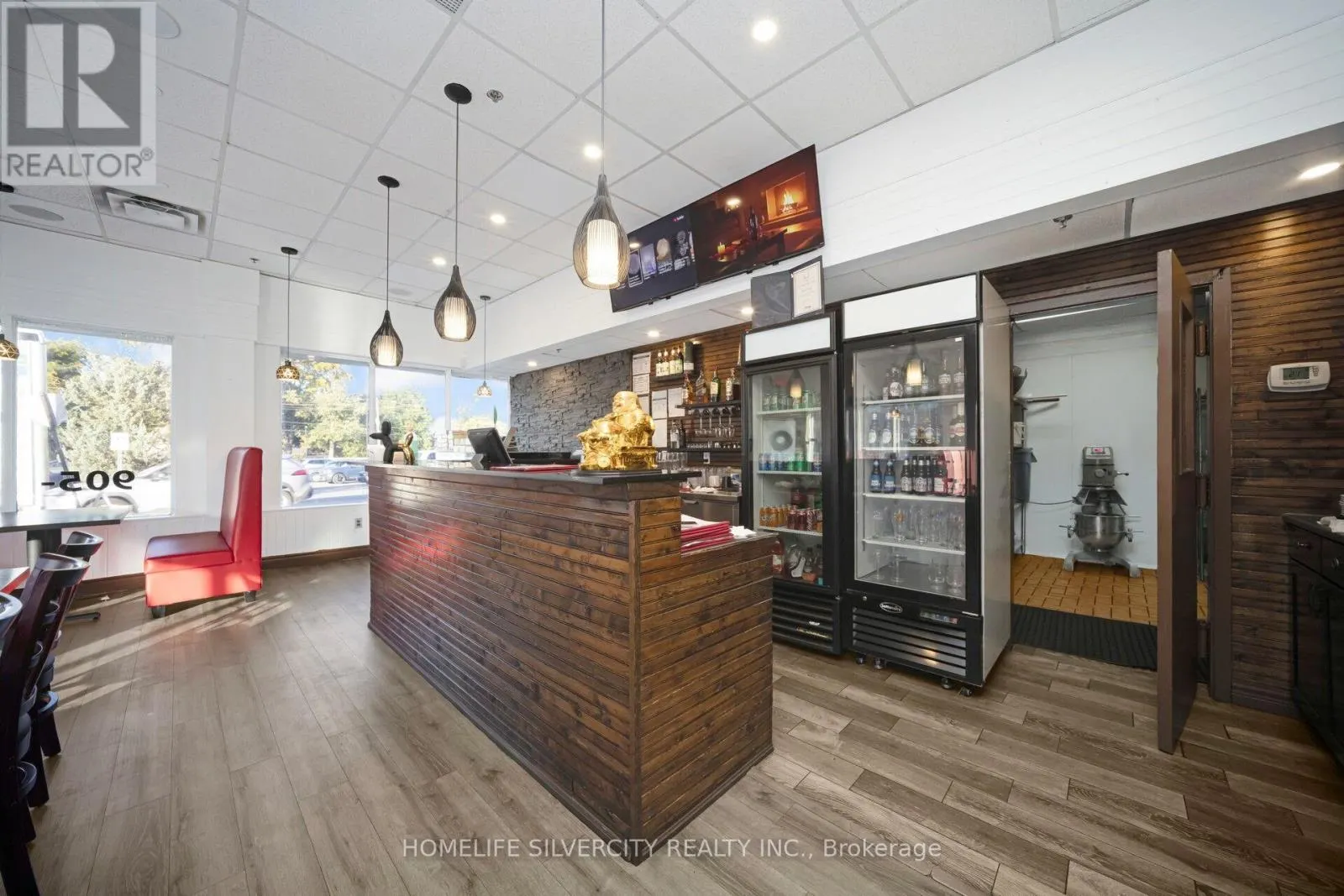 15 - 18 KING STREET E