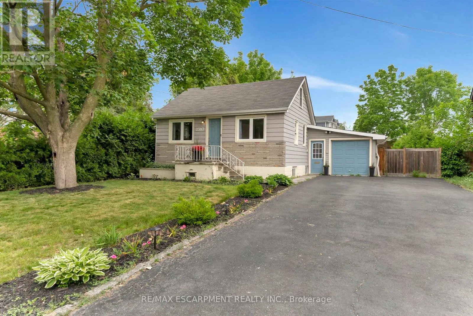 2387 GLENWOOD SCHOOL DRIVE