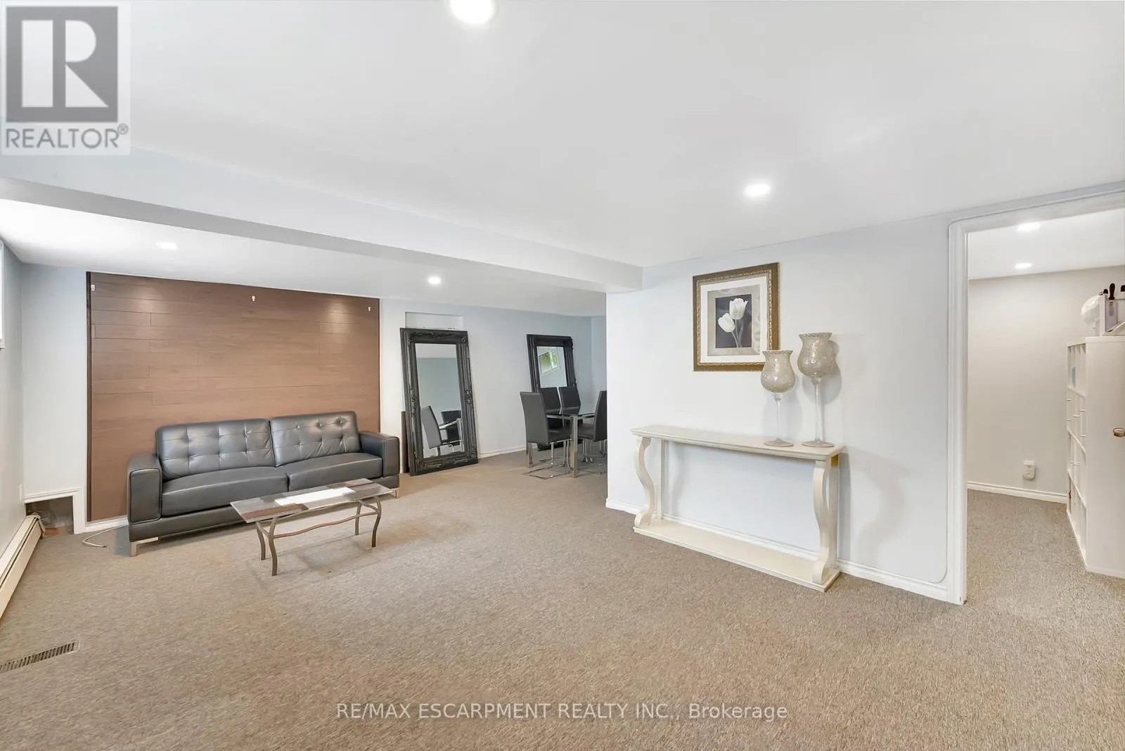 2387 GLENWOOD SCHOOL DRIVE