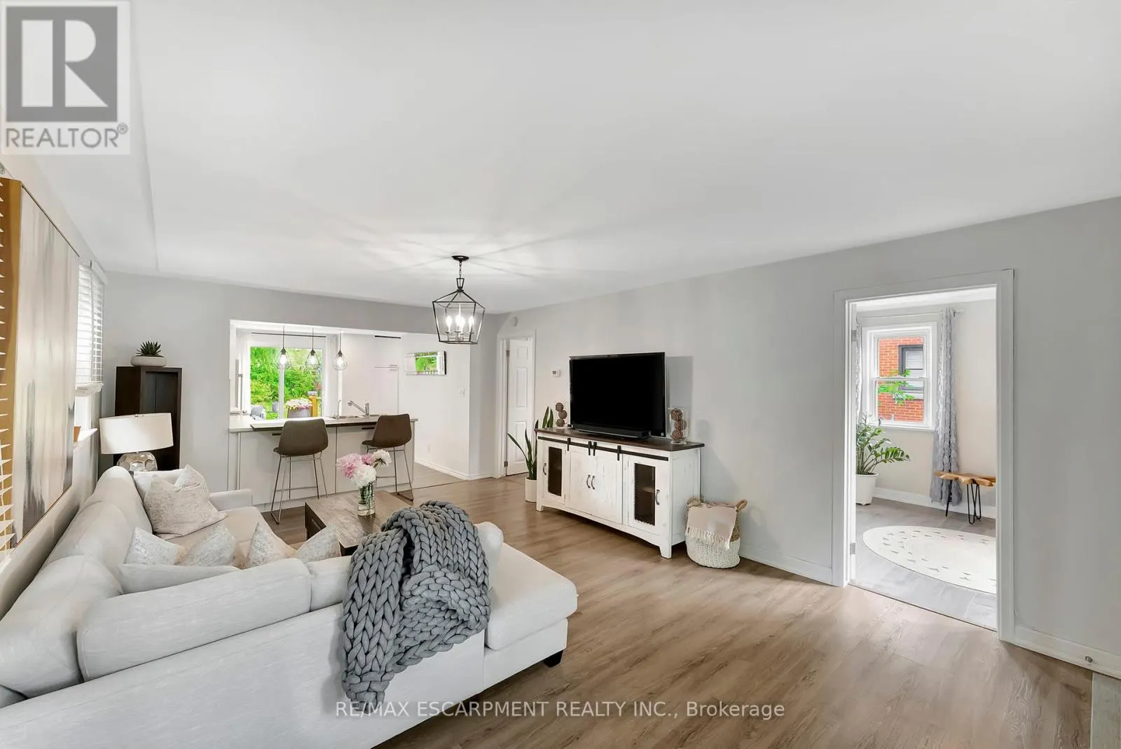2387 GLENWOOD SCHOOL DRIVE