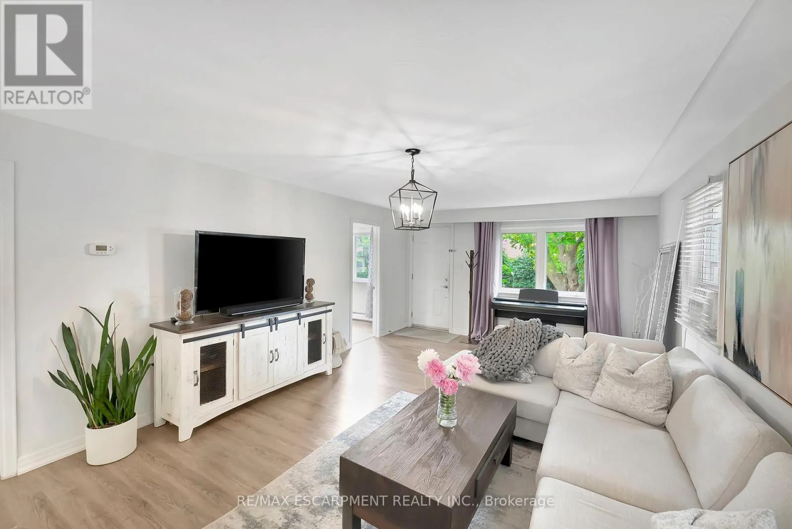 2387 GLENWOOD SCHOOL DRIVE