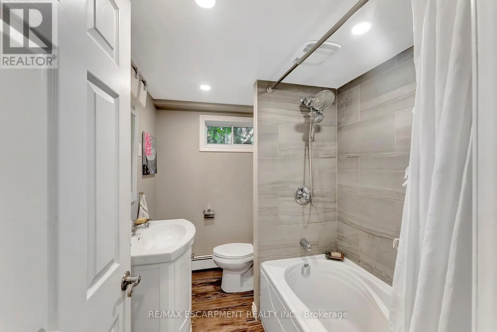 2387 GLENWOOD SCHOOL DRIVE