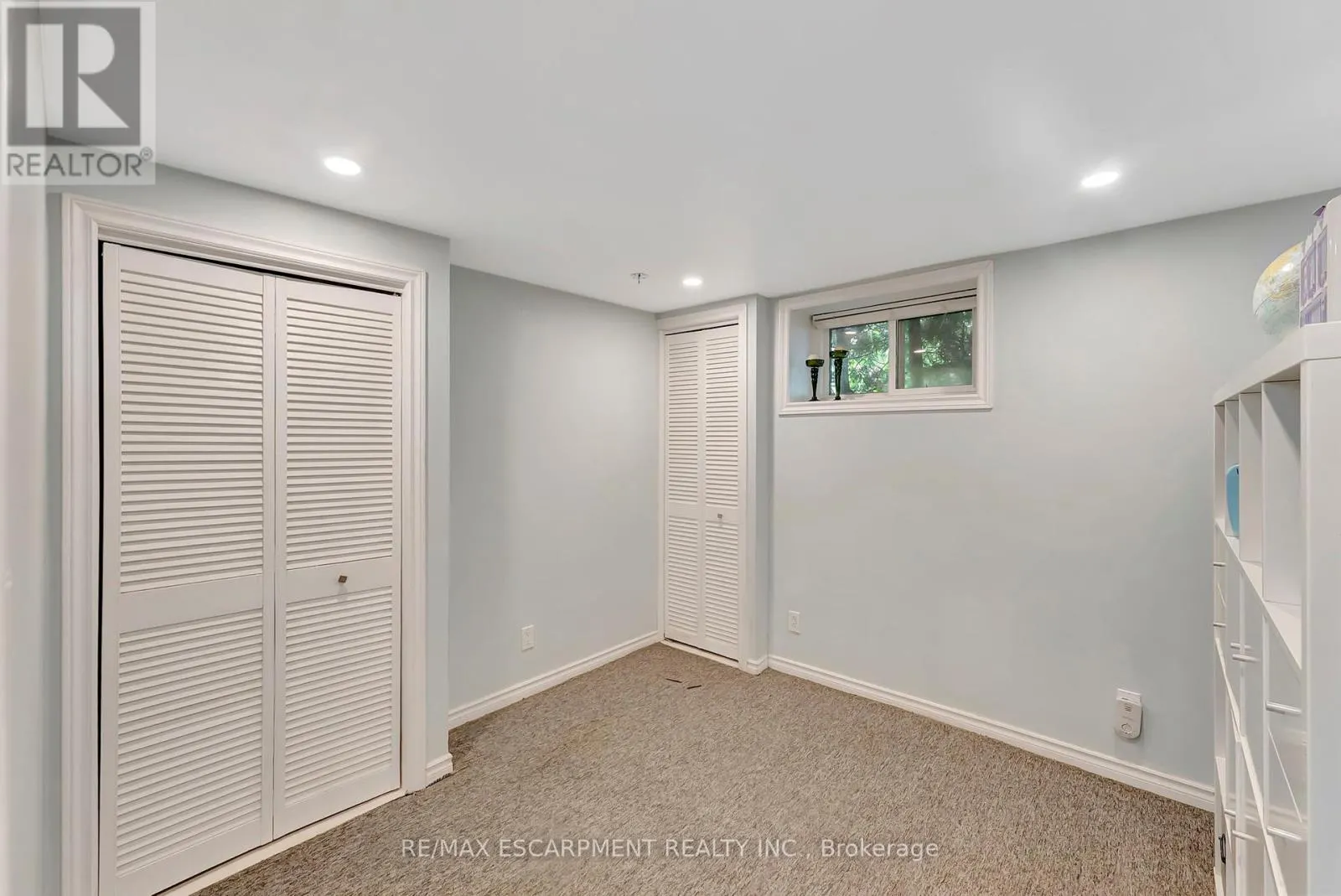 2387 GLENWOOD SCHOOL DRIVE