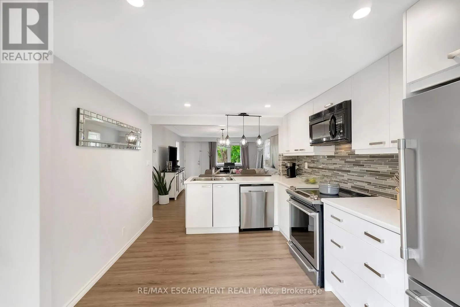 2387 GLENWOOD SCHOOL DRIVE