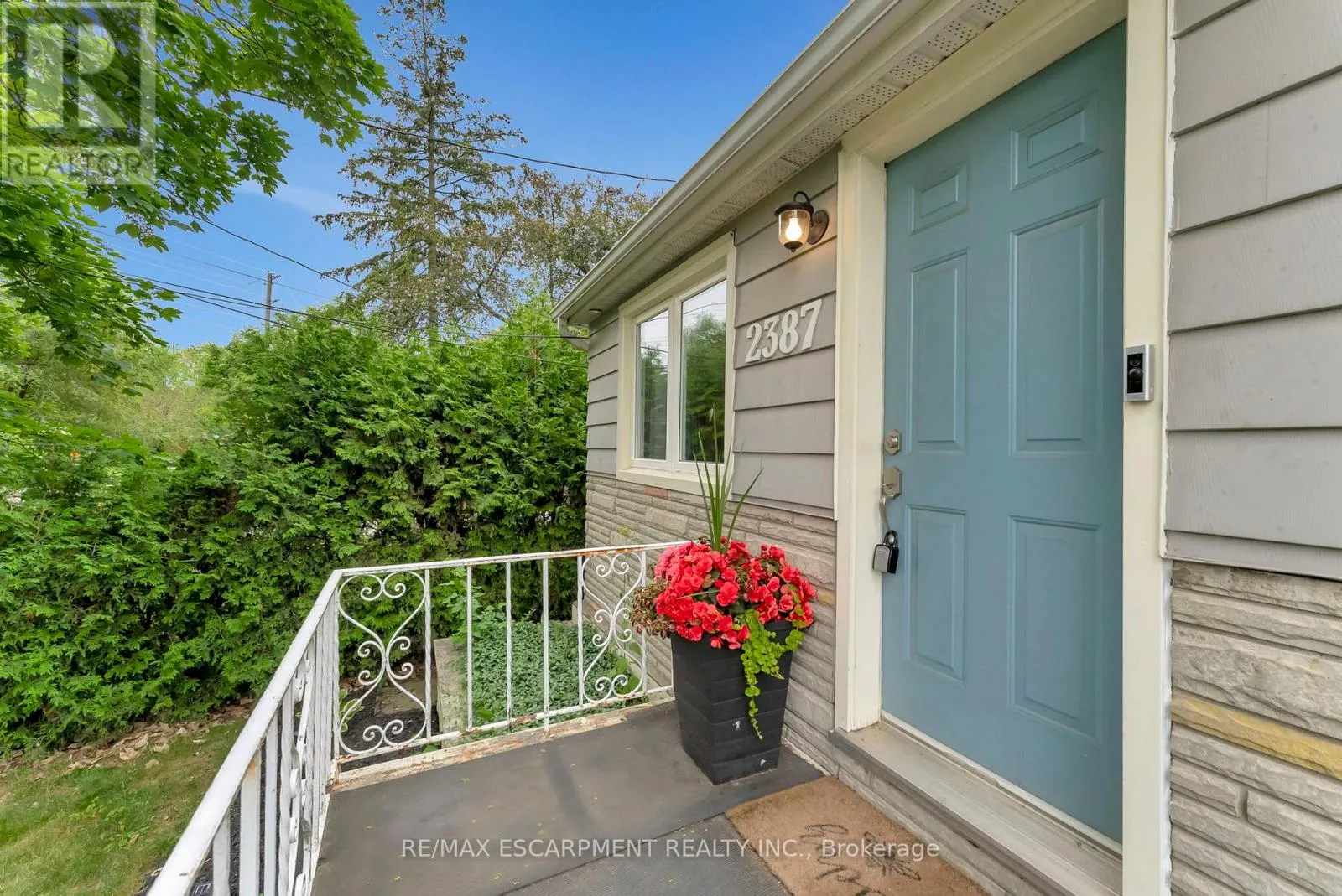 2387 GLENWOOD SCHOOL DRIVE