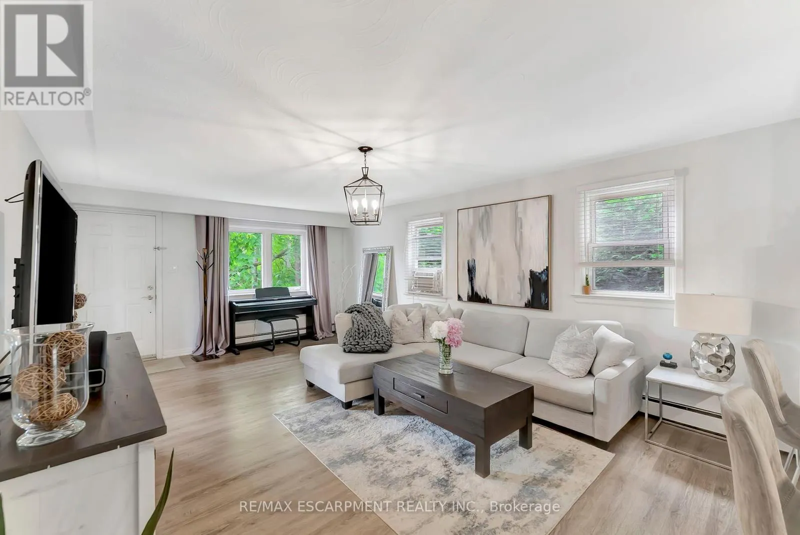 2387 GLENWOOD SCHOOL DRIVE