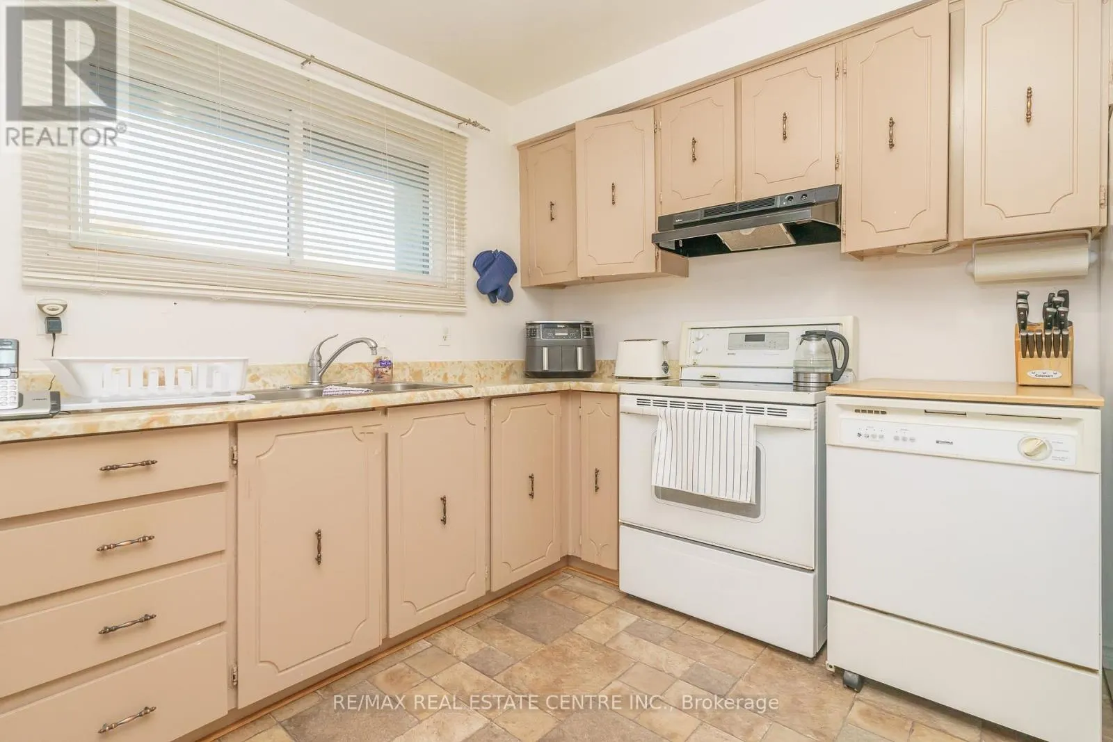 143 - 143 ASHTON CRESCENT