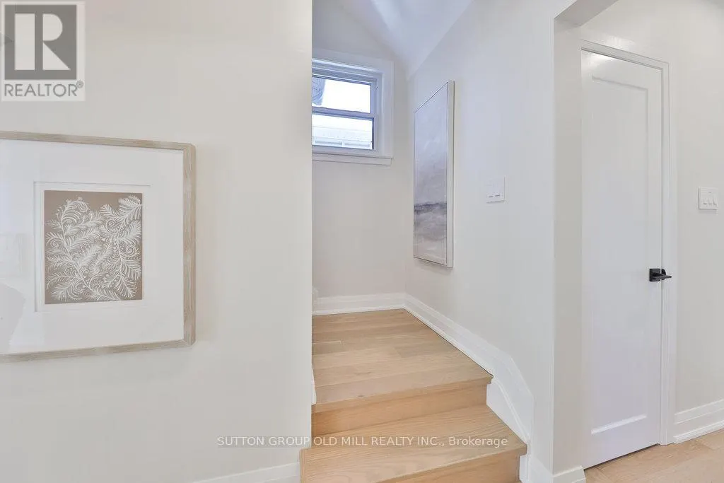 36 LAURELWOOD CRESCENT