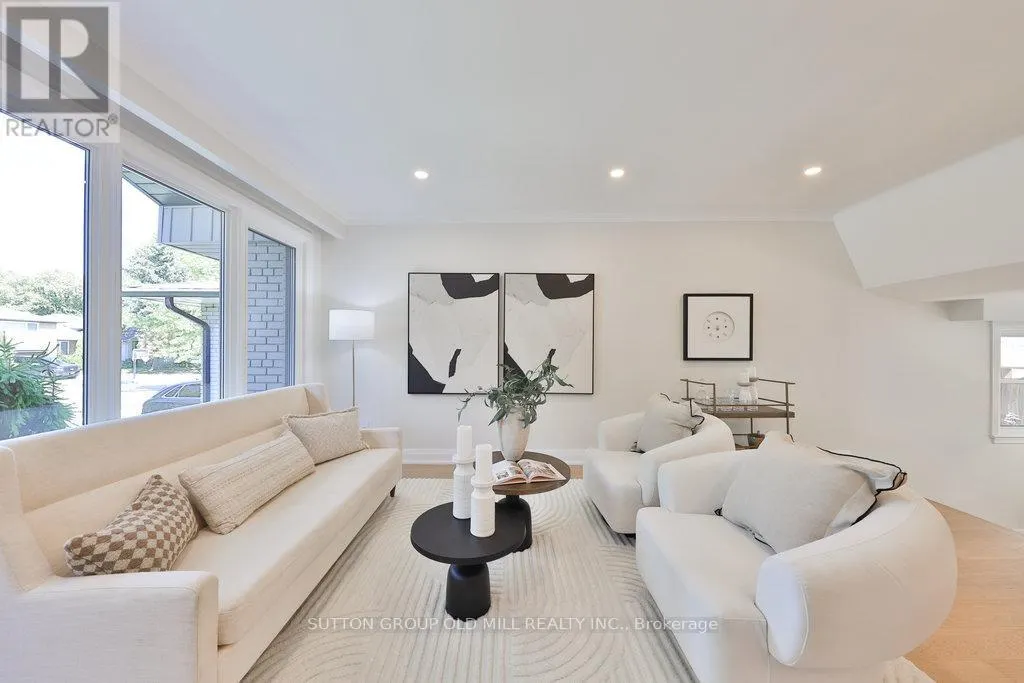 36 LAURELWOOD CRESCENT