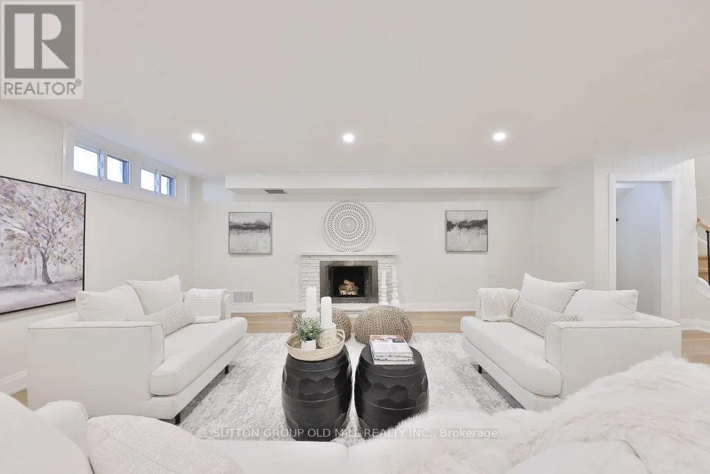 36 LAURELWOOD CRESCENT