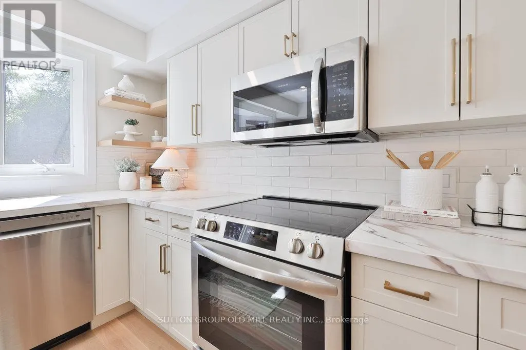 36 LAURELWOOD CRESCENT