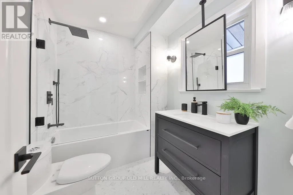 36 LAURELWOOD CRESCENT