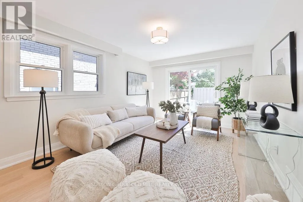 36 LAURELWOOD CRESCENT