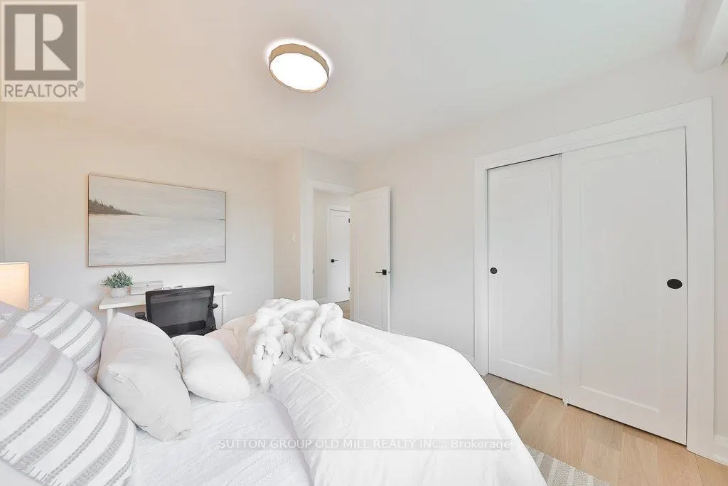 36 LAURELWOOD CRESCENT