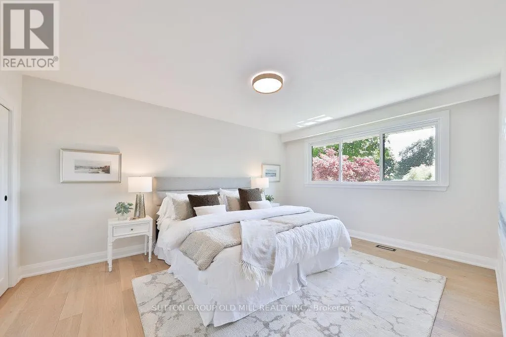 36 LAURELWOOD CRESCENT
