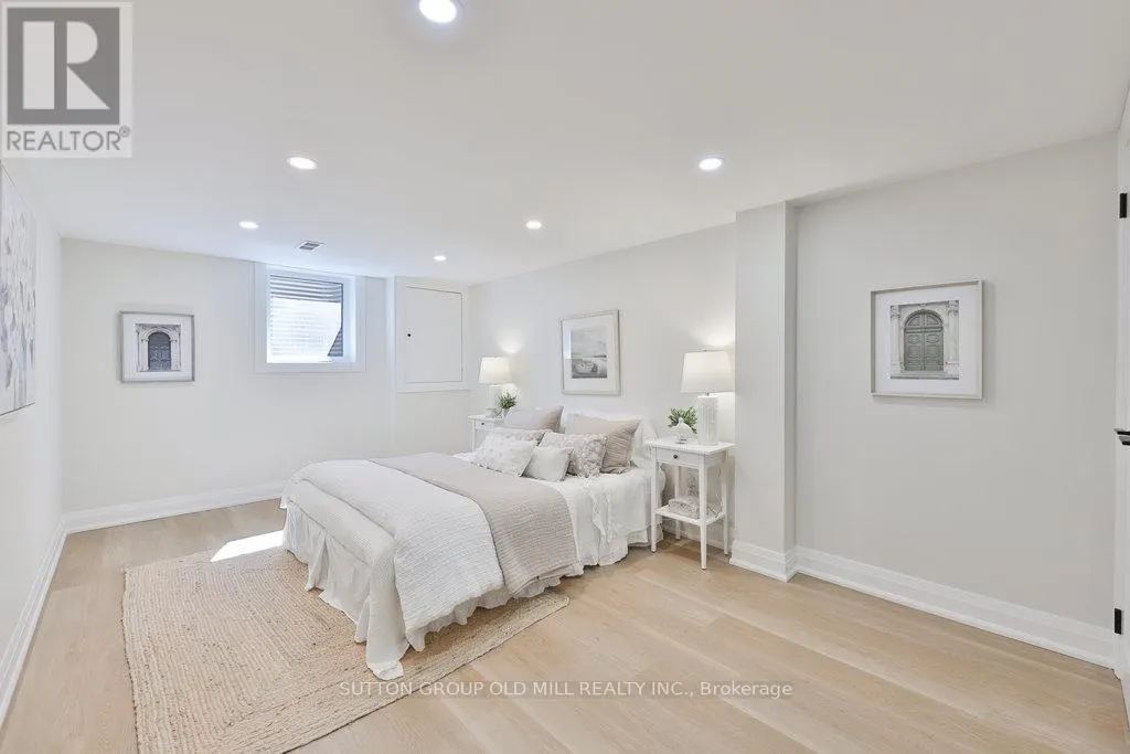 36 LAURELWOOD CRESCENT