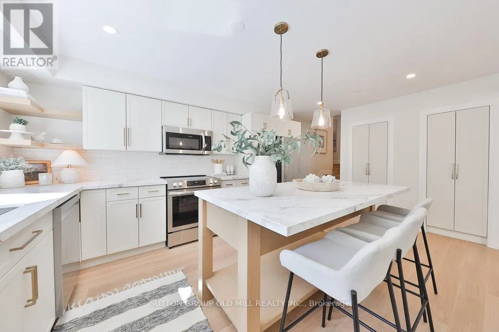 36 LAURELWOOD CRESCENT